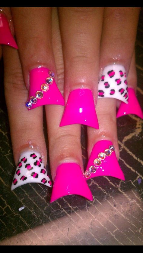 nails doee pink duck Deep Pink Nails, Duck Bill Nails, Duck Flare Nails, Flare Acrylic Nails, Duck Nails Acrylic, Nails Coffin Short, Duck Nail, Flare Nails, Pink Duck