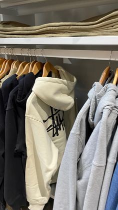 Stussy Hoodie, Mode Zara, Foto Tips, Fits Clothes, Stockholm Fashion, Winter Fits, Mode Inspo, Mode Vintage, Dream Clothes