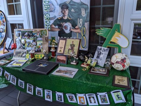 Senior Night Table Display Soccer, Grad Party Memory Table, Soccer Graduation Party Ideas, Senior Table Ideas Sports, Senior Graduation Gift Ideas, Graduation Memory Table, Senior Graduation Table Display, Senior Tables, Senior Boards