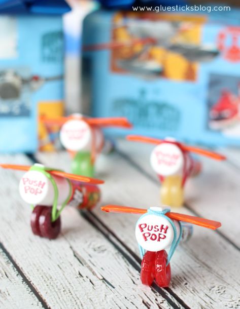 Candy Airplanes, Gifts Kids Can Make, Candy Train, Washer Necklaces, Starlight Mints, Airplane Kids, Easy Candy, Handprint Ornaments, Penguin Craft