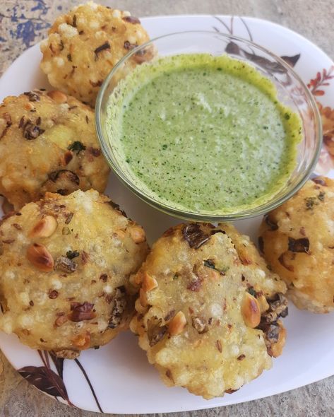 Fariyali recipe sabudana vada navratri recipe Navratri Food, Injection Hand Pic, Cheap Outfits, Aghori Shiva, Navratri Recipes, Snap Stories, Food Snap, Cute Cheap Outfits, Healthy Food Menu