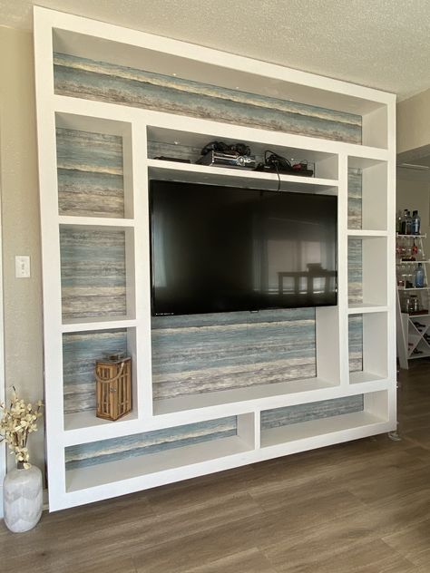 Wall Units For Tv Entertainment Center, Small Wall Entertainment Center, Hanging Tv Entertainment Center, Simple Diy Entertainment Center, Wall Mounted Entertainment Center, Diy Wall Entertainment Center Ideas, Floating Shelves For Tv Components, Diy Entertainment Wall, Floating Entertainment Center Ideas