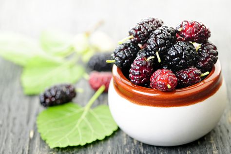 Mulberry Benefits, Mulberry Recipes, Mulberry Wine, Peach Wine, Candle Fragrance Oil, Homemade Wine, Easy Summer Meals, Grape Juice, Heirloom Seeds