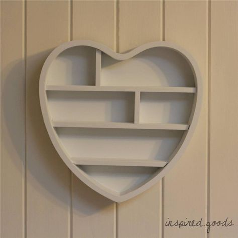 Heart Shape Shelf, Heart Shelves, Small Wooden Shelf, Unit Kitchen, Heart Shelf, Shabby Chic Shelves, Shabby Chic Storage, Trendy Kitchen Colors, Kitchen Wall Shelves