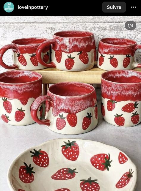 Mugs and plates with strawberry design Spring Pottery Painting Ideas, Fruit Pottery Painting Ideas, Ceramic Cup Painting Ideas, Ceramic Strawberry, Pots Diy, Ceramic Cafe, Diy Pottery Painting, Strawberry Design, Painted Pots Diy