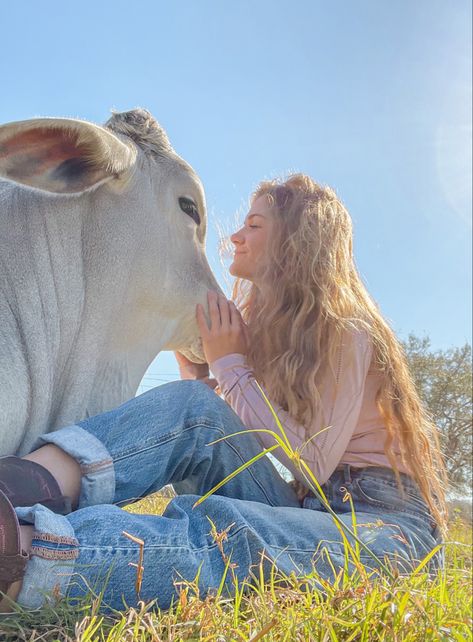 Photoshoot With Highland Cows, Cow Cuddling, Animal Kindness, Cow Photography, Tamil Girls, Vegan Animals, Pic Pose, Dream Lifestyle, Birthday Pictures