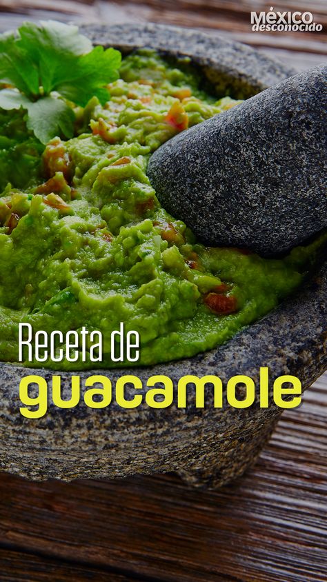 El guacamole es una de las salsas más representativas y tradicionales de la cocina mexicana. Conoce más de esta delicia y cómo prepararla. #recetas Salsa Guacamole, Guacamole Salsa, Recipes Authentic, Mexican Food Recipes Authentic, Low Carb Keto, Avocado Toast, Guacamole, Mexican Food Recipes, Food To Make