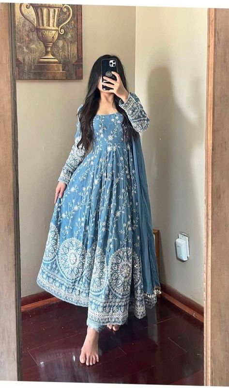 Anarkali For Wedding Guest, Indian Wedding Outfits Guest For Women, Wedding Outfits Guest, Indian Wedding Outfits Guest, Dresses Traditional, Desi Wear, Indian Dresses Traditional, Fashion Drawing Dresses, Indian Dress