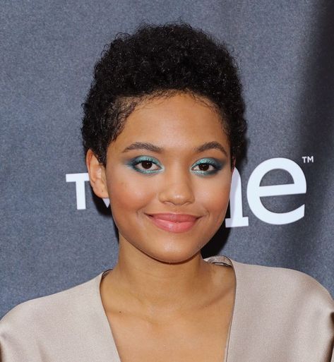 Kiersey Clemons, Medium Natural Hair Styles, Black Hairstyles With Weave, Hair Styles 2014, Great Hairstyles, Natural Hair Styles Easy, Short Black Hairstyles, Black Hairstyles, Short Natural Hair Styles