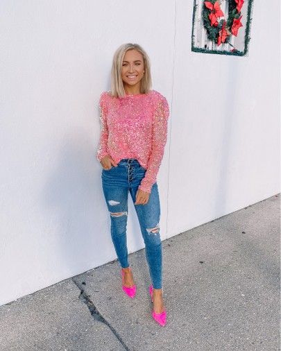 Pink Sequin Top Outfit, Pink Sequin Outfit, Jeans Outfit Date Night, Top Party Outfit, Daring Outfits, Sequins Top Outfit, Pink Sequin Top, Fall Outfit With Boots, Sparkly Outfits