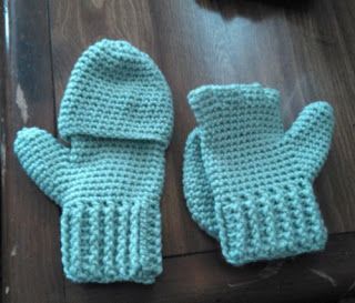 Sue's Crochet and Knitting: Convertible Mittens / Fingerless Gloves (Crochet) Crochet Convertible Mittens, Crochet Handwarmers, Crocheted Gloves, Crochet Fingerless Gloves Free Pattern, Gloves Diy, Crochet Mitts, Convertible Mittens, Crochet Mittens Free Pattern, Crochet Scarf Easy