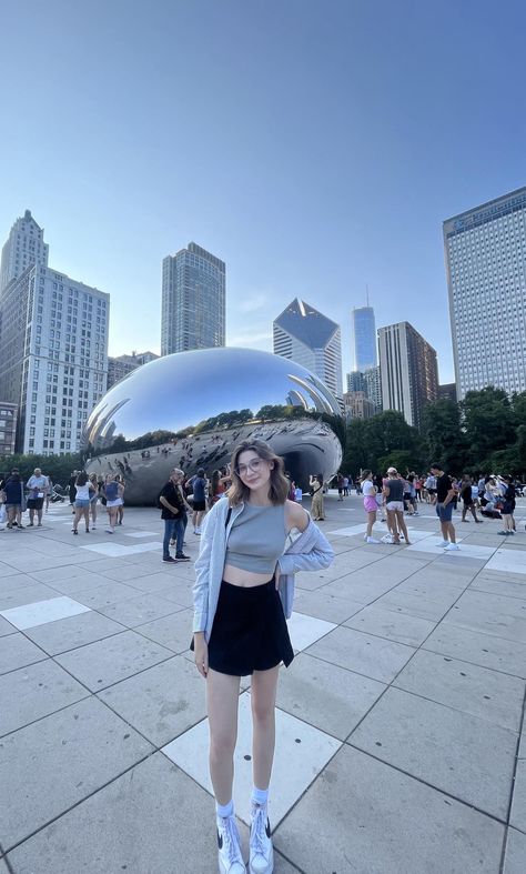 Chicago, city, things to do in chicago, downtown chicago, pose, style, outfit, inspiration, ideas, fashion, aesthetic, women, happy, the bean, summer, summer outfit, nike blazer, cute, glasses, instagram photo Chicago Bean Pictures, Chicago Outfit Ideas, Chicago Photoshoot, Chicago Bean, Chicago Downtown, Chicago Outfit, Chicago Trip, Outfit Nike, Things To Do In Chicago