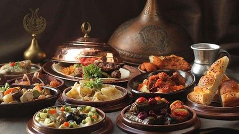 A great variety of mouth watering dishes in Turkish cuisine which is mostly the heritage of Ottoman cuisine. Turkey Culture, Kitchen Skills, Spicy Dishes, Arabic Food, Turkish Recipes, Food Culture, Iftar, Learn To Cook, Vegetable Dishes