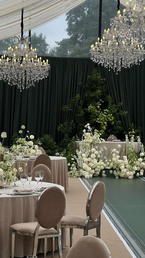 Luxury Wedding Florals, Candle Wall Wedding, Weddings Decorations Elegant Romantic, Wedding Setup, Dream Wedding Decorations, Wedding Planning Decor, Wedding Backdrop Design, Wedding Decor Style, Wedding Prep