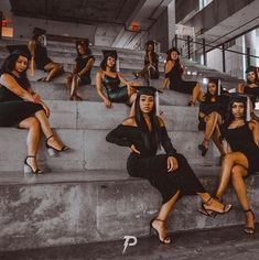 Masters Graduation Pictures, Vacay Mood, Players Wives, Black Girls Luxury Lifestyle, Black Success, Women Lawyer, 2024 Board, Board Pictures, Vision Board Pictures