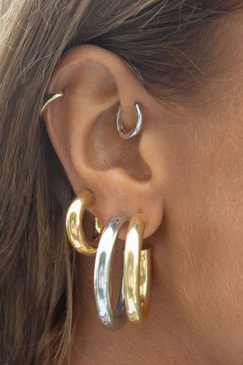 Mixed Metal Jewelry, Vintage Inspired Jewelry, Dope Jewelry, Funky Jewelry, Jewelry Lookbook, Stacked Jewelry, Jewelry Inspo, Dream Jewelry, Ear Jewelry