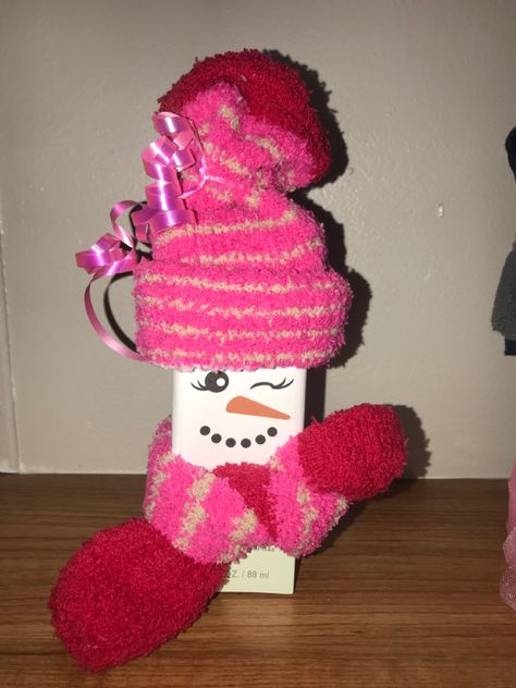 Mary Kay Snowman Template, Mary Kay Mint Bliss And Socks Snowman, Mint Bliss Mary Kay Christmas Gifts, Teacher Presents, Mary Kay Christmas, Gift Games, Mary Kay Holiday, Mary Kay Gifts, Christmas Gift Games