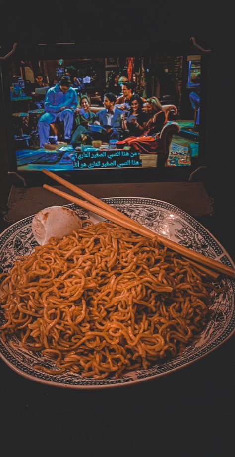 #noodles #noodlebowl #netflixandchill #netflixseries #friends #friendstvshow #loveyourself #night #saturdaynight #sweethomegoals Saturday Night At Home, Sunshine Girl, Love Time, Netflix And Chill, Noodle Bowls, Friends Tv Show, Night Aesthetic, Netflix Series, Saturday Night