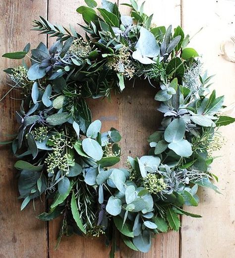 A wreath on your front door, made with fresh greenery is a heart warming sight. Perhaps you had to forage for the leaves, branches or berries yourself? Take time to be outside and enjoy all that grows throughout the start of winter. Source: aquietstyle.co.uk Foliage Wreath, Xmas Wreaths, Wreath Tutorial, Deco Floral, Noel Christmas, Christmas Wreaths Diy, Beautiful Wreath, Fall Wreaths, Christmas Carol