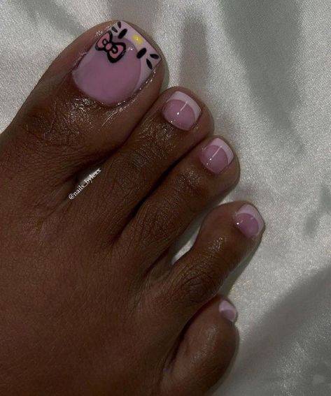 Y2k Toe Nail Designs, French Tip Toes With Design, Toes Nails Designs, Gel Toe Nails, Acrylic Toes, Acrylic Toe Nails, Pretty Toe Nails, Cute Toe Nails, Pedicure Designs