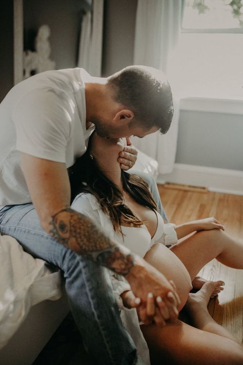 Indoor Maternity Photos, Home Maternity Photography, Indoor Maternity Photography, Maternity Studio Photoshoot, Intimate Maternity, Maternity Photography Poses Outdoors, Cute Pregnancy Pictures, Maternity Photography Poses Couple, Maternity Photo Outfits