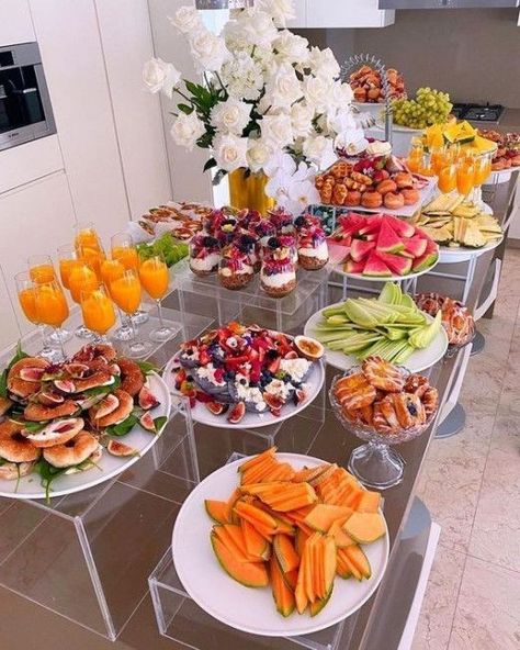 35+ Gorgeous Mothers Day Brunch Ideas To Show Your Love | HubPages Mothers Day Brunch Ideas, Brunch Party Menu, Mother's Day Brunch Menu, Brunch Catering, Wedding Buffet Food, 2023 Party, Food Set Up, Ladies Brunch, Brunch Decor