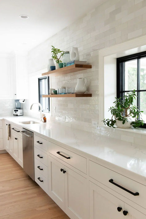 Kitchen Counter And Backsplash Ideas, Warm White Kitchen, Kitchen Renos, White Kitchen Countertops, Home Depot Kitchen, Creek House, Kitchen Backsplash Designs, Kitchen Design Trends, White Countertops