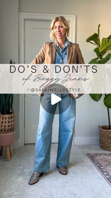 Denim Parachute Pants Outfit, Styling Straight Leg Jeans Outfit, Baggy Jean Work Outfit, Baggy Straight Jeans Outfit, How To Style Baggy Jeans With Boots, Baggy Jeans Outfit Work, Denim Palazzo Pants Outfit, How To Dress Up Baggy Jeans, Baggy Button Closure Jeans For Fall