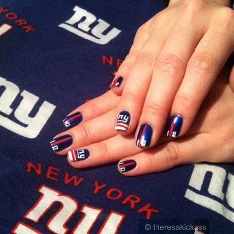 15 Fun Football Nail Art Designs Giants Nails, Nails Football, Football Nail Art, Ny Nails, Sports Nails, Football Nails, Panthers Football, Eli Manning, Ny Giants