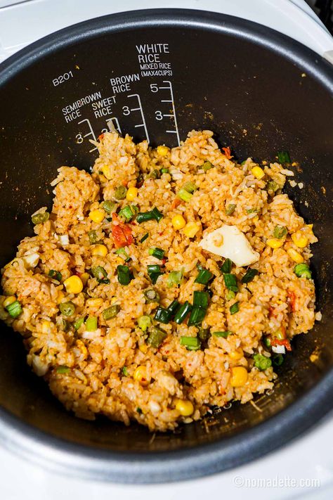 Rainbow Fried Rice (easy one-pot rice cooker recipe) - Nomadette Rice Cooker Fried Rice, Tonkatsu Sauce, Rice Cooker Recipes, Sauce For Rice, Creamy Rice, Diced Chicken, Leafy Vegetables, Honey Garlic, Full Meal Recipes