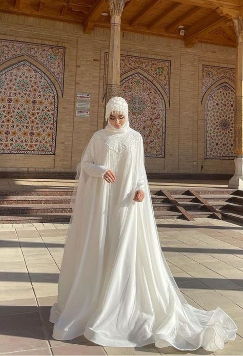 Loose Wedding Dress, Suits For The Groom, Hijabi Wedding Dress, Islamic Wedding Dress, Niqabi Bride, Hijabi Wedding, Nikah Outfit, Hijabi Brides, Chic Prom Dresses