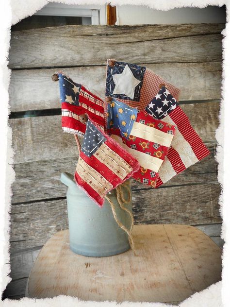 Plant Pokes, Old Crock, Americana Crafts, 4th July Crafts, Independence Day Decoration, July Ideas, Fourth Of July Decor, July Decor, Patriotic Crafts