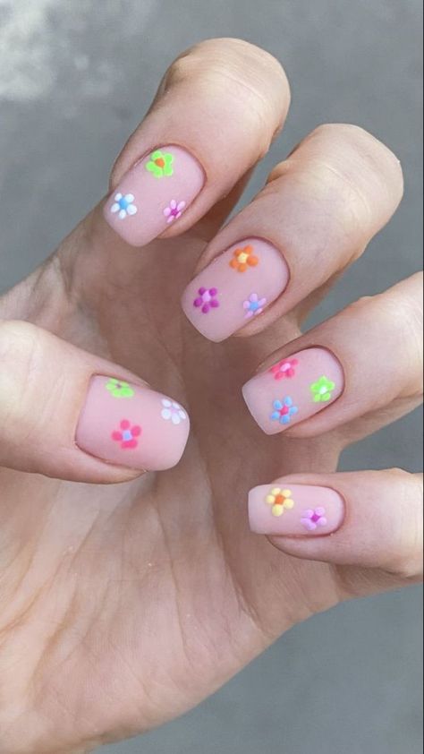 Dot Flower Nails, Short Summer Nails, Nails With Flowers, Dot Flowers, Russian Manicure, Dots Nails, Get Ready For Summer, Moscow Russia, Flower Nails