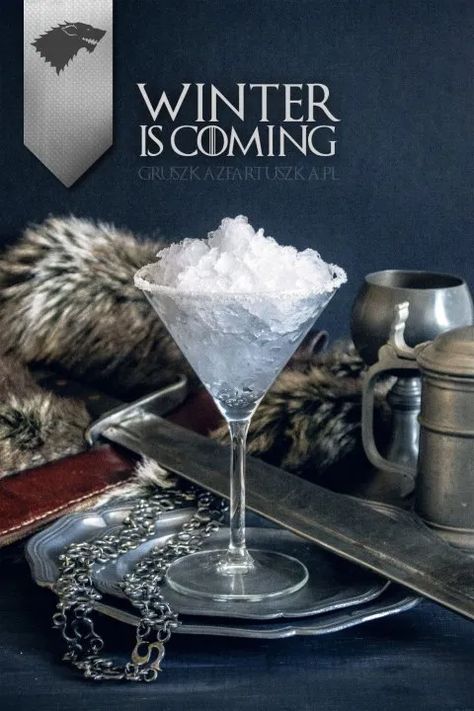 Game Of Thrones Drink, Game Of Thrones Cocktails, Geek Recipes, Tv Snacks, Game Of Thrones Food, Dessin Game Of Thrones, Game Of Thrones Theme, Martini Party, Game Of Thrones Party