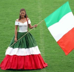 Italian Costume, Italian Pride, Flag Dress, Spanish Dress, Italy Flag, Italian Dress, Mexican Women, Italian Flag, Italian Heritage