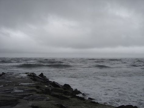 Fawn Response, Dark Beach, Sea And Ocean, White Aesthetic, Dark Aesthetic, Mother Nature, The Ocean, Aesthetic Pictures, The Sky