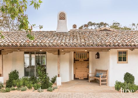 Antiques And Modern Details Come Together In Malibu | Luxe Interiors + Design One Story Spanish Style Homes, Spanish Style Bathrooms, Patina Farm, Mediterranean Mansion, Spanish Mediterranean, Malibu Home, Mediterranean Interior, Mediterranean Style Homes, Mediterranean Home Decor