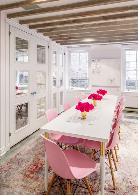 Feminine Office Space, Small Office Space, Pink Chairs, Film Decor, Feminine Office, Cool Office Space, Small Space Office, Pink Office, House Decorating