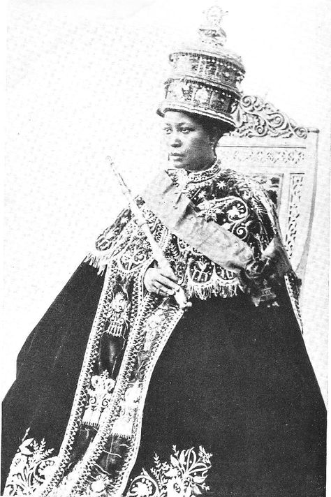 Empress Zauditu Menelek Ethiopian Royalty, Menelik Ii, Daughter Of King, History Of Ethiopia, Reggae Art, Jah Rastafari, Black King And Queen, Africa Photography, American Indian History