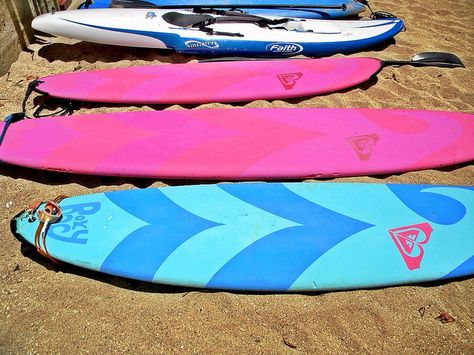 Lovee Roxy Surf, Surf Lifestyle, Waikiki Beach, Beach Essentials, Surf Life, Beach Pool, Famous Brands, Hawaiian Islands, Surfs Up