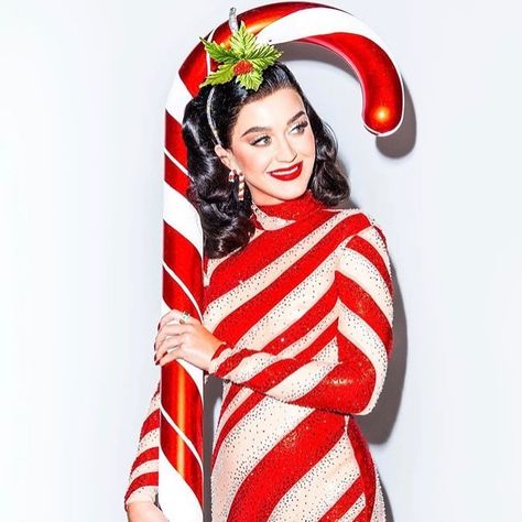 Love #cozylittlechristmas and everything that @katyperry ever does ....but love love love that we get to keep the CHANEL....#bestchristmassongever #katyperry #bestmakeup #katyperrymakeup #menotme Christmas Costume Ideas For Women, Christmas Costume Ideas, Candy Cane Costume, Christmas Costumes Women, Christmas Tree Costume, Christmas Outfit Ideas, Classic Christmas Movies, Trendy Christmas Outfits, Costume Works