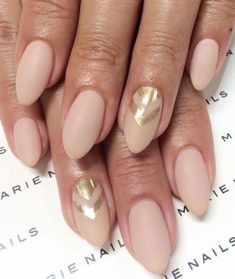 10 Insanely Cool Matte Nail Designs to Impress Your Friends With Marie Nails, Coconut Oil Beauty, Black Manicure, Beauty Hacks Lips, Negative Space Nails, Beauty Hacks Nails, Matte Black Nails, Matte Nail, Nude Nail