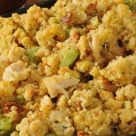 Chicken Crock Pot Recipes, Turkey Dressing Recipe, Thanksgiving Corn Bread, Chicken Crock Pot, Dressing Recipes Thanksgiving, Bread Dressing, Cornbread Dressing Southern, Dressing Recipes Cornbread, Sausage Stuffing