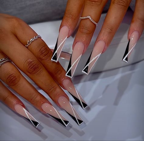 Nail Salon Design Nails, Coffin Nails Black Women, Simple Creative Nails, Pretty Long Nails Ideas, Black Unique Nails, Simple Long Acrylic Nail Designs, Black And Nails White, Simple Coffin Nails Design, Frenchtipnails Design