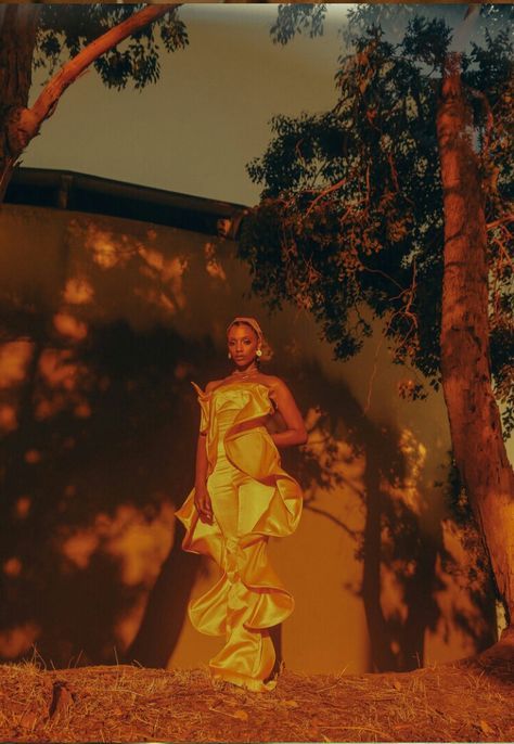 Earthly Photoshoot, Photoshoot With Honey, Golden Hour Photoshoot Black Women, Leo Photoshoot Ideas, Earth Tone Photoshoot, Target Photoshoot, Sun Photoshoot, Beautiful Photoshoot Ideas, Nature Photoshoot