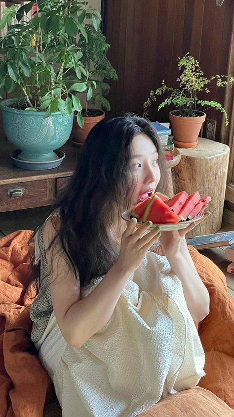 Red Velvet Wallpaper, Joy Wallpaper, Velvet Wallpaper, Wallpaper Red, Red Velvet Joy, Red Velvet, Watermelon, Velvet, Red