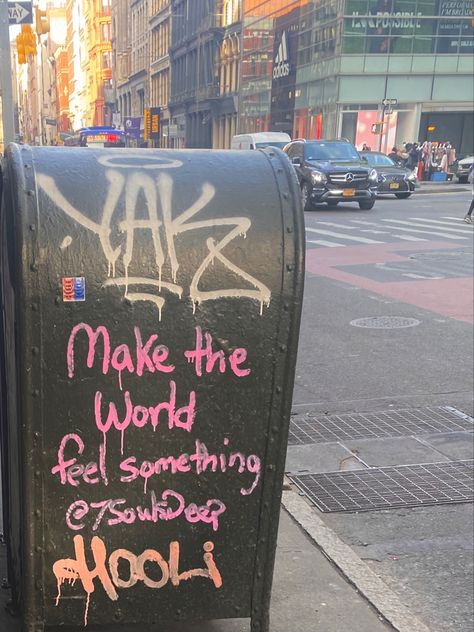 New York City Street Art “make the world feel something” Nyc Artist Aesthetic, Nyc Grunge, Bar Golf, Chaos Aesthetic, Maureen Johnson, Nyc Street Art, Streetstyle Aesthetic, Alt Aesthetic, Nyc Artist