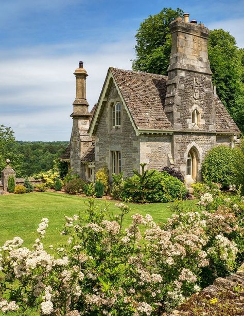 Cottages England, Cottagecore Life, Little Castle, Ireland Cottage, British Cottage, English Country Cottages, Cute Cottages, England Countryside, Fairytale House