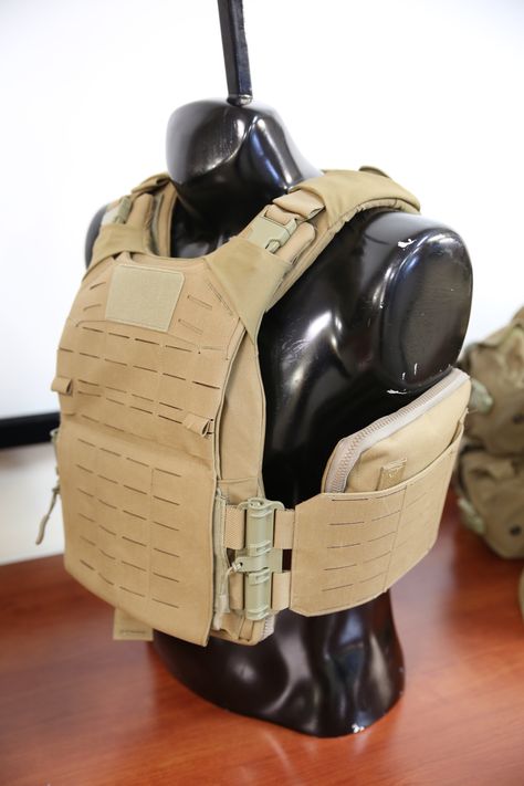 Armoured Vest, Tatical Gears, Combat Vest, Bulletproof Vest, Body Armor Plates, Armor Vest, Tactical Wear, Combat Armor, Armor Plate