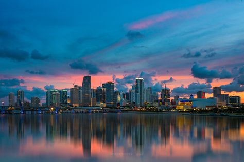 Miami Sunset and Night Private Tour - Edin Chavez Photography Miami Landscape, Miami Travel Guide, Miami Sunset, Florida Getaway, Miami Photography, Miami Skyline, Miami City, Miami Travel, Travel Photography Inspiration